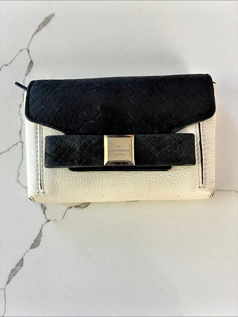 Kate Spade wallet in White & Black